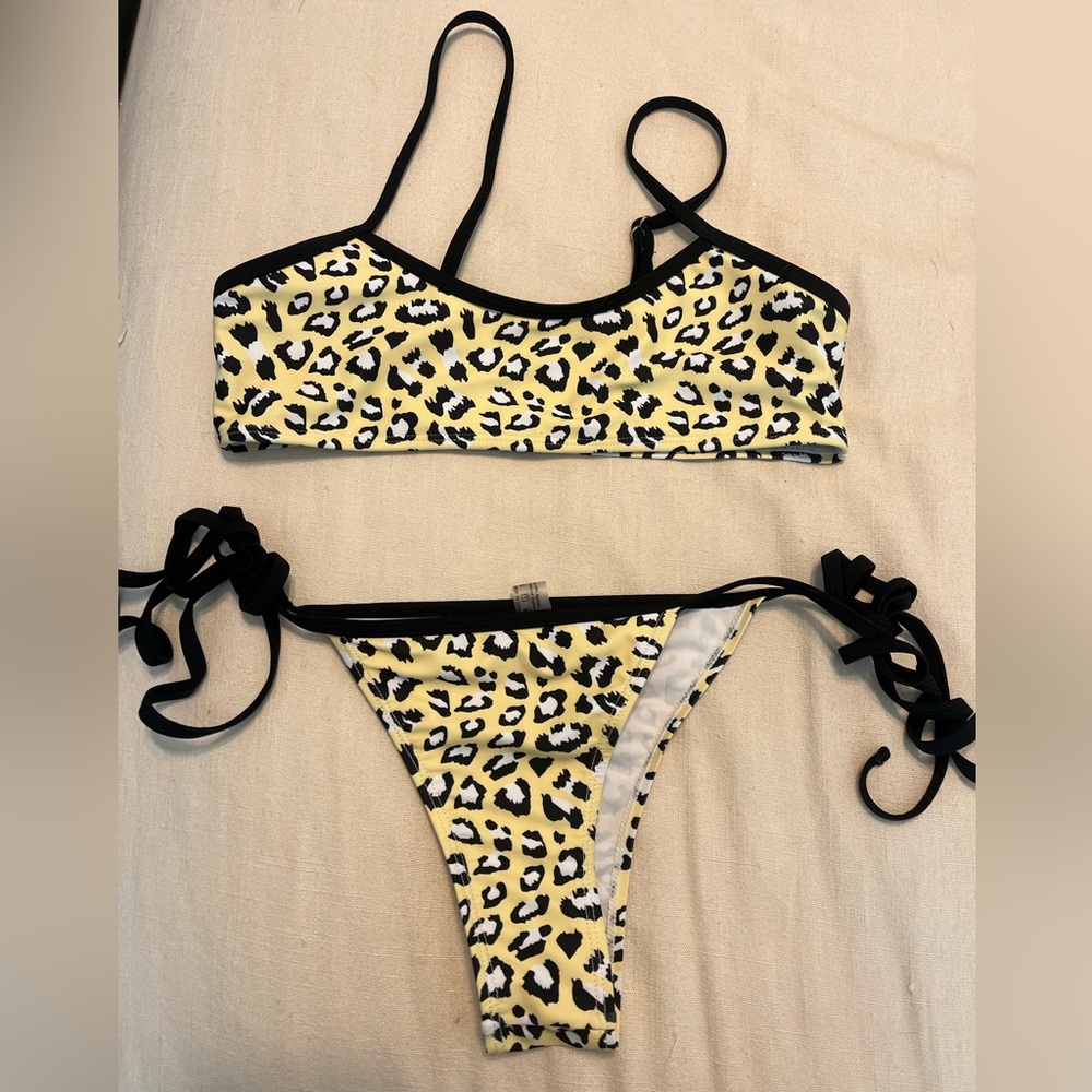 Yellow leopard bikini